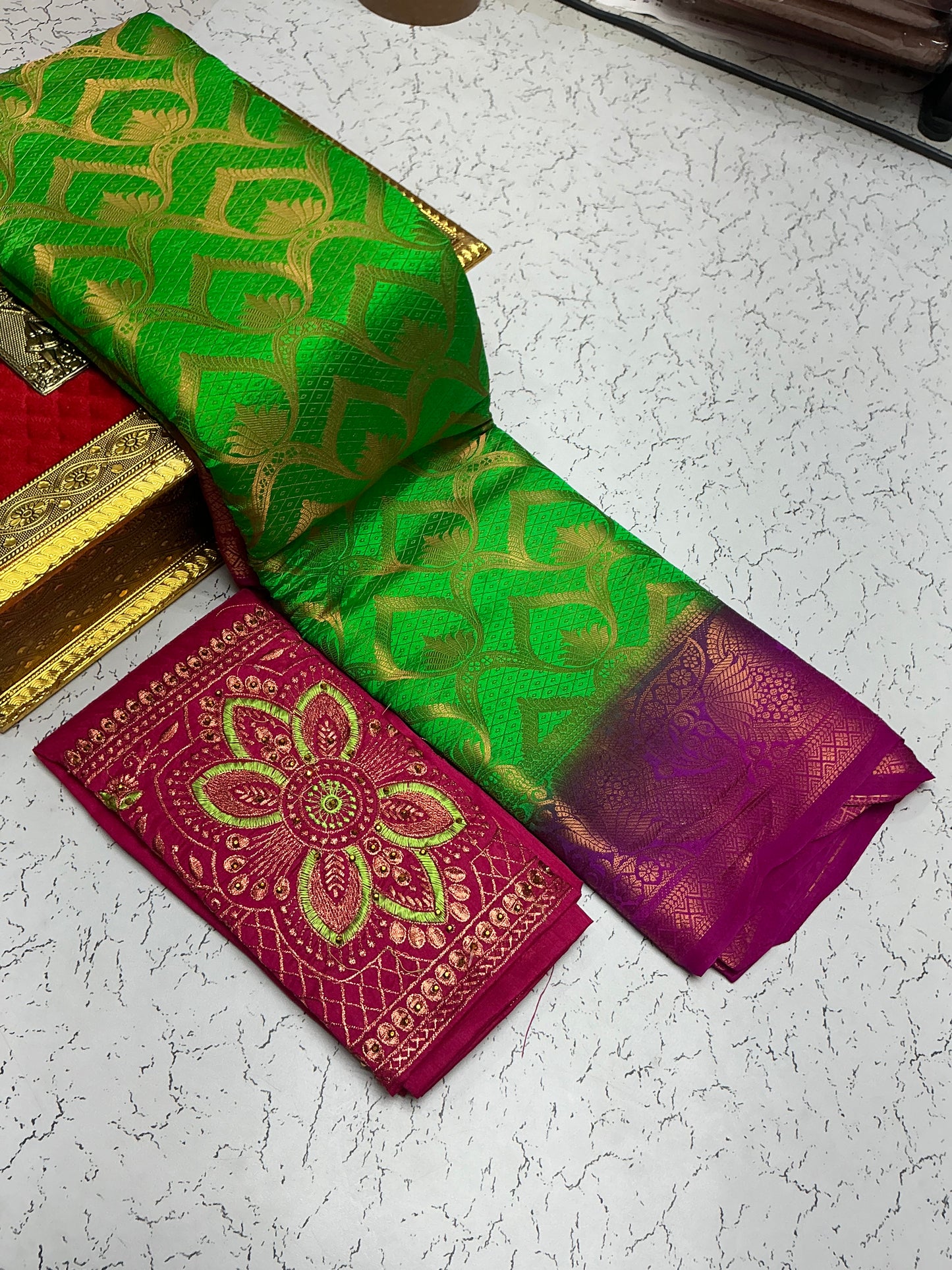 Mulberry_Bridal_Saree_Green_Pink_LotusWeave