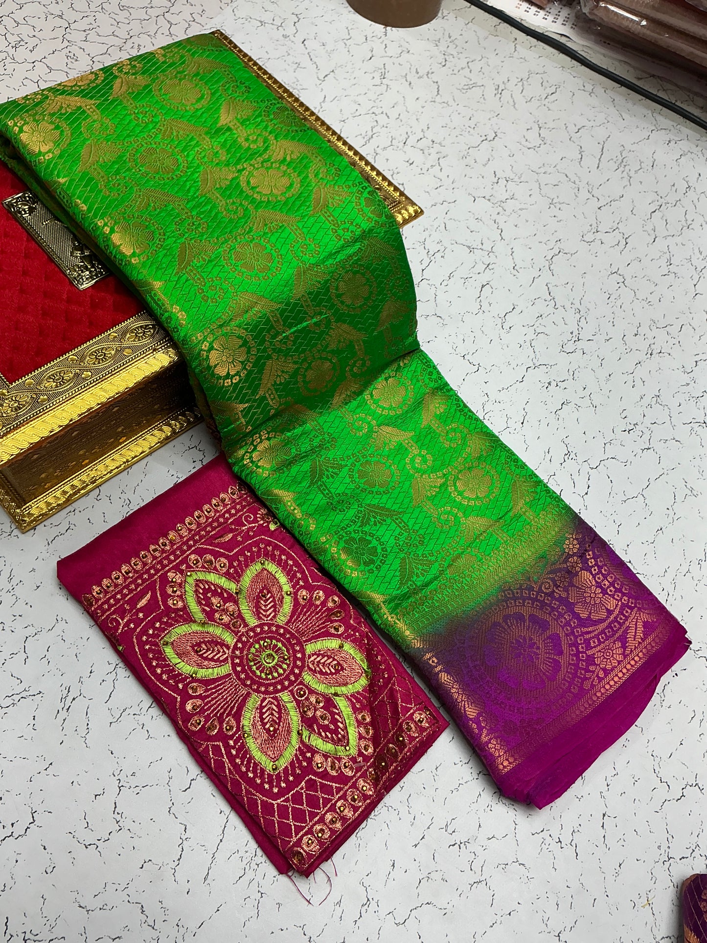Mulberry_Bridal_Saree_Green_Pink_Zari
