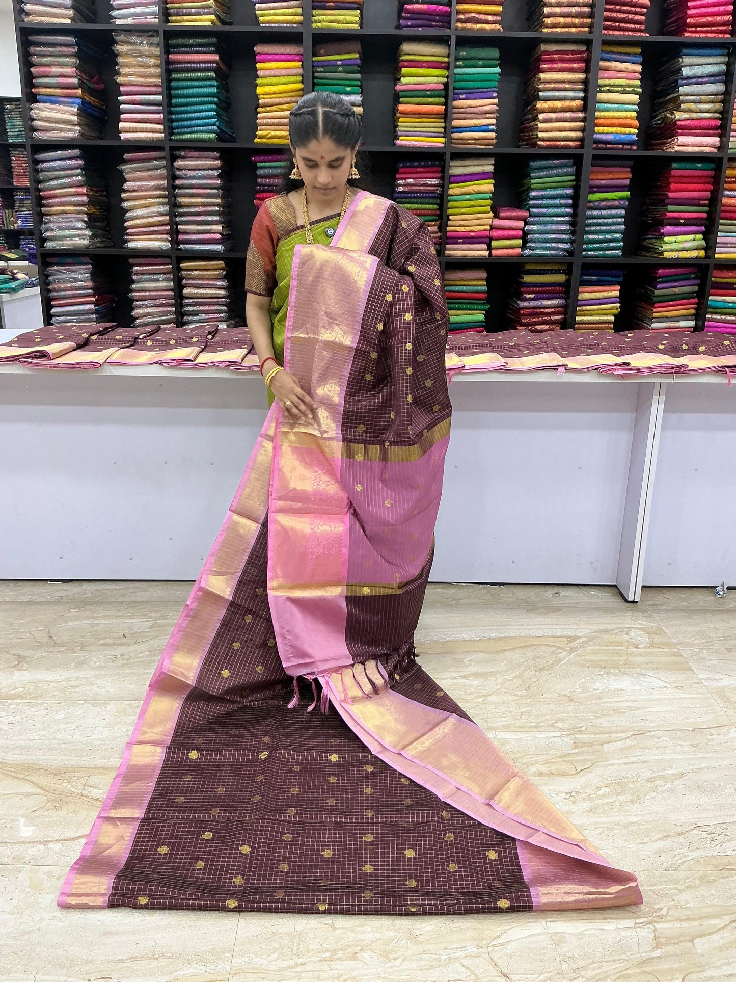 Premium Banaras Soft Silk Saree – Chocolate Brown with Rose pink Gold Contrast Border | Festive Silk Saree | Sri Nandhini Tex | SNTBW03