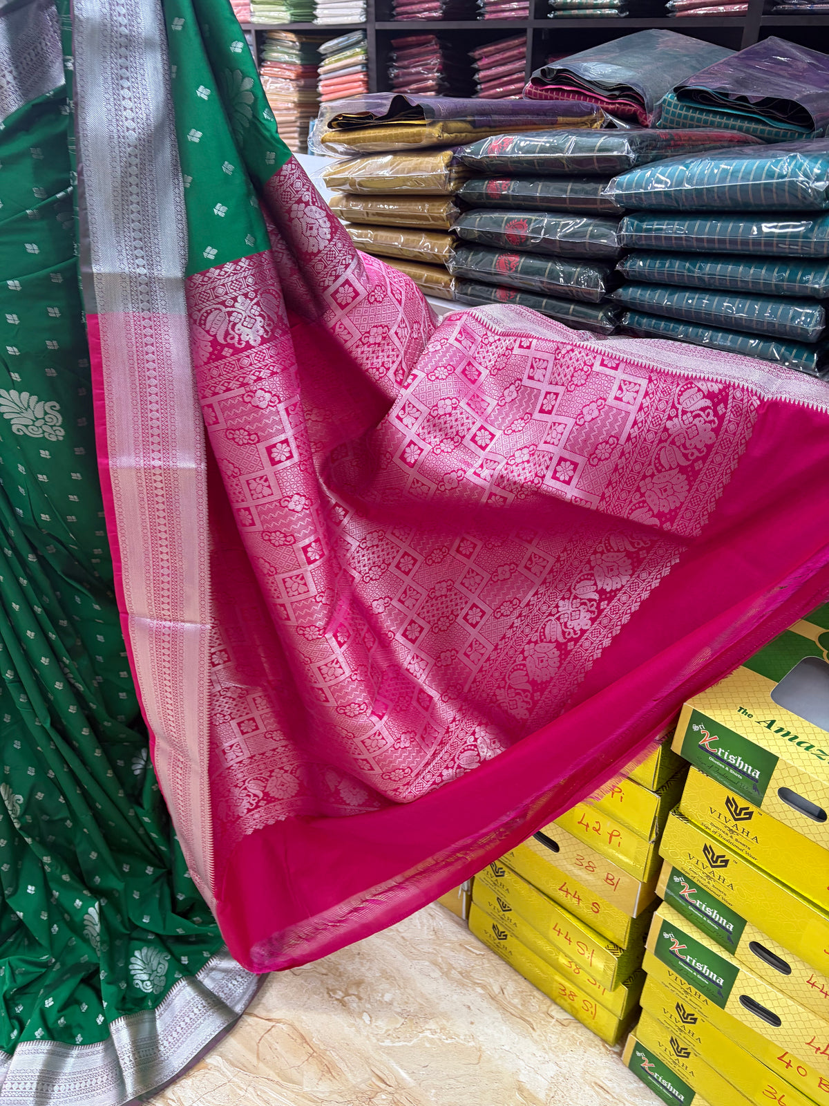 Elampillai Premium Soft Silk Saree – Emerald Green & Pink | Sri Nandhini Tex | Code: SNTESS001