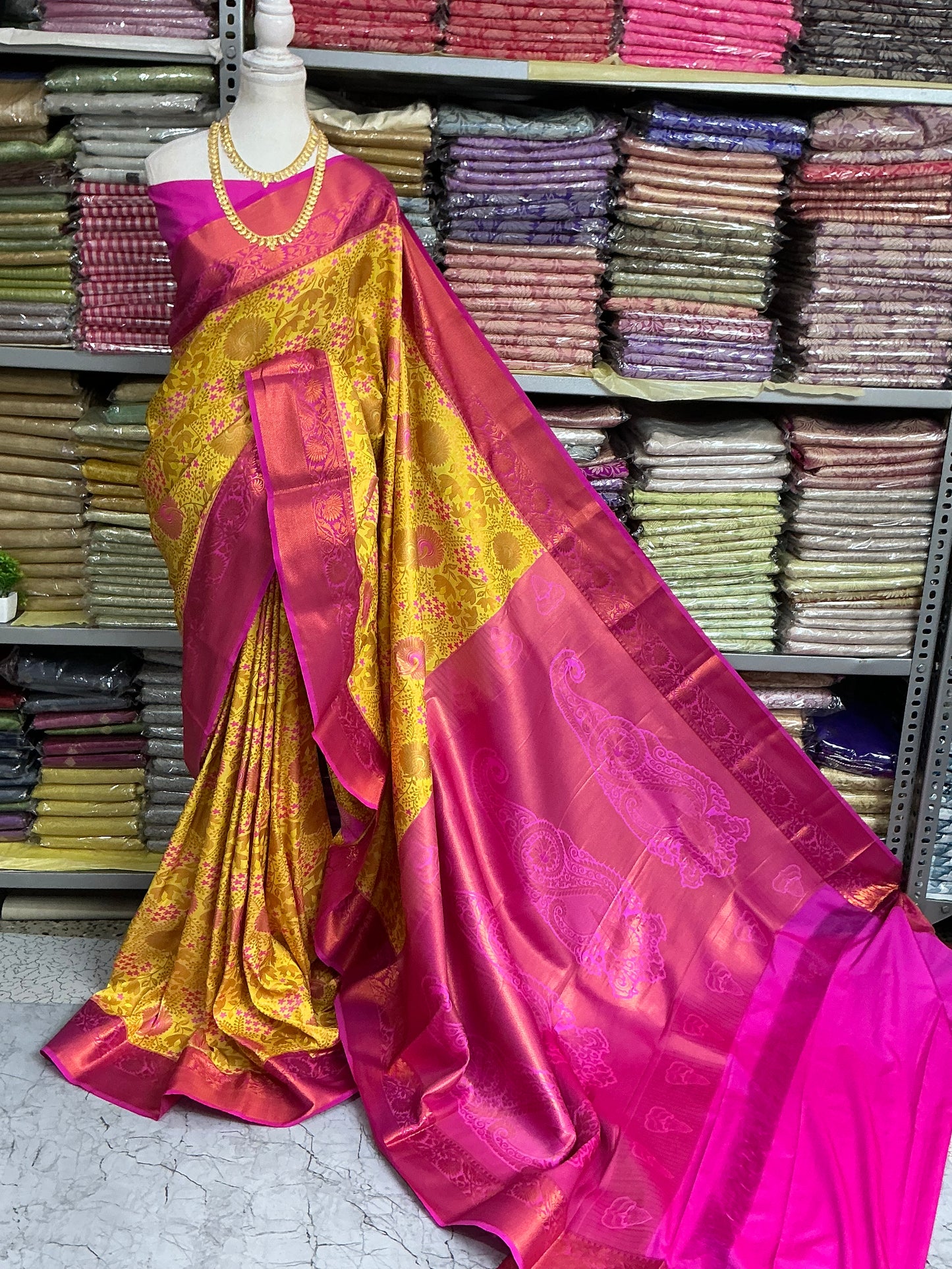 Subalakshana Pattu