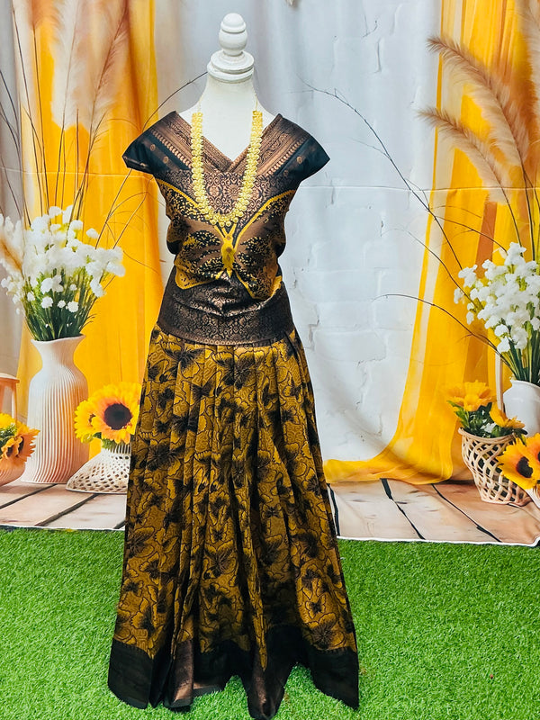 Traditional pattu pavadai unstitched material