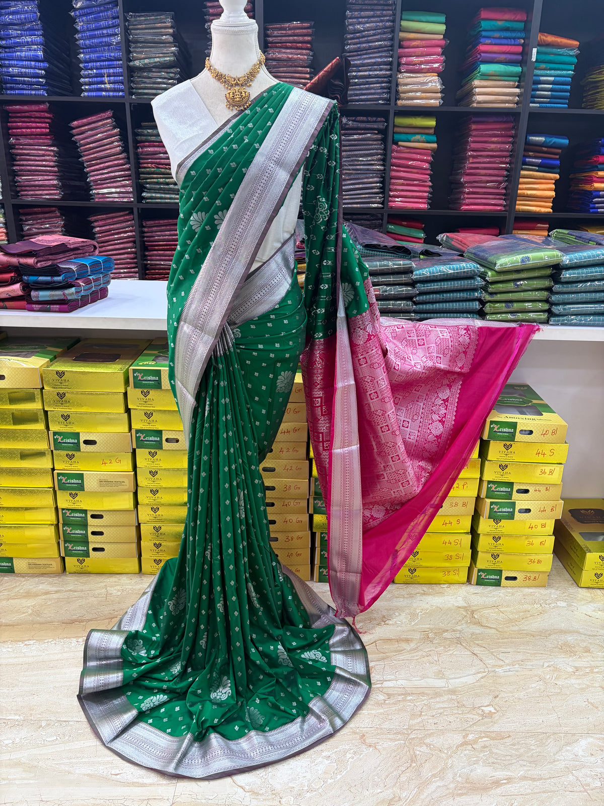 Elampillai Premium Soft Silk Saree – Emerald Green & Pink | Sri Nandhini Tex | Code: SNTESS001