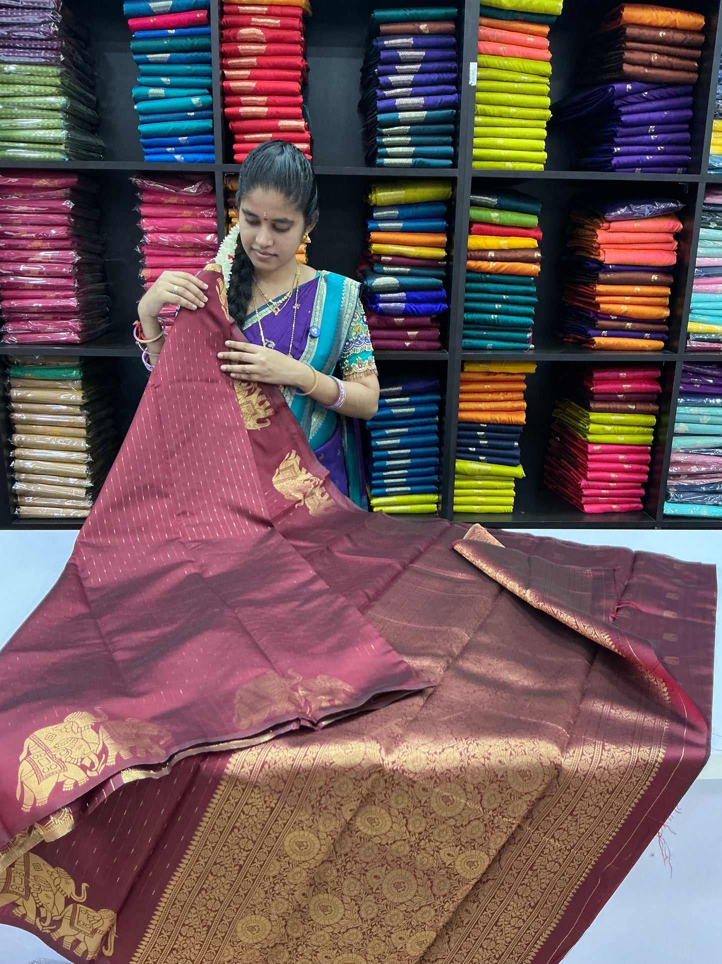 Premium Temple Border Silk Saree | Maroon with Antique Gold Rich Pallu | Traditional Festive Collection | Sri Nandhini Tex
Code: SNTES002
