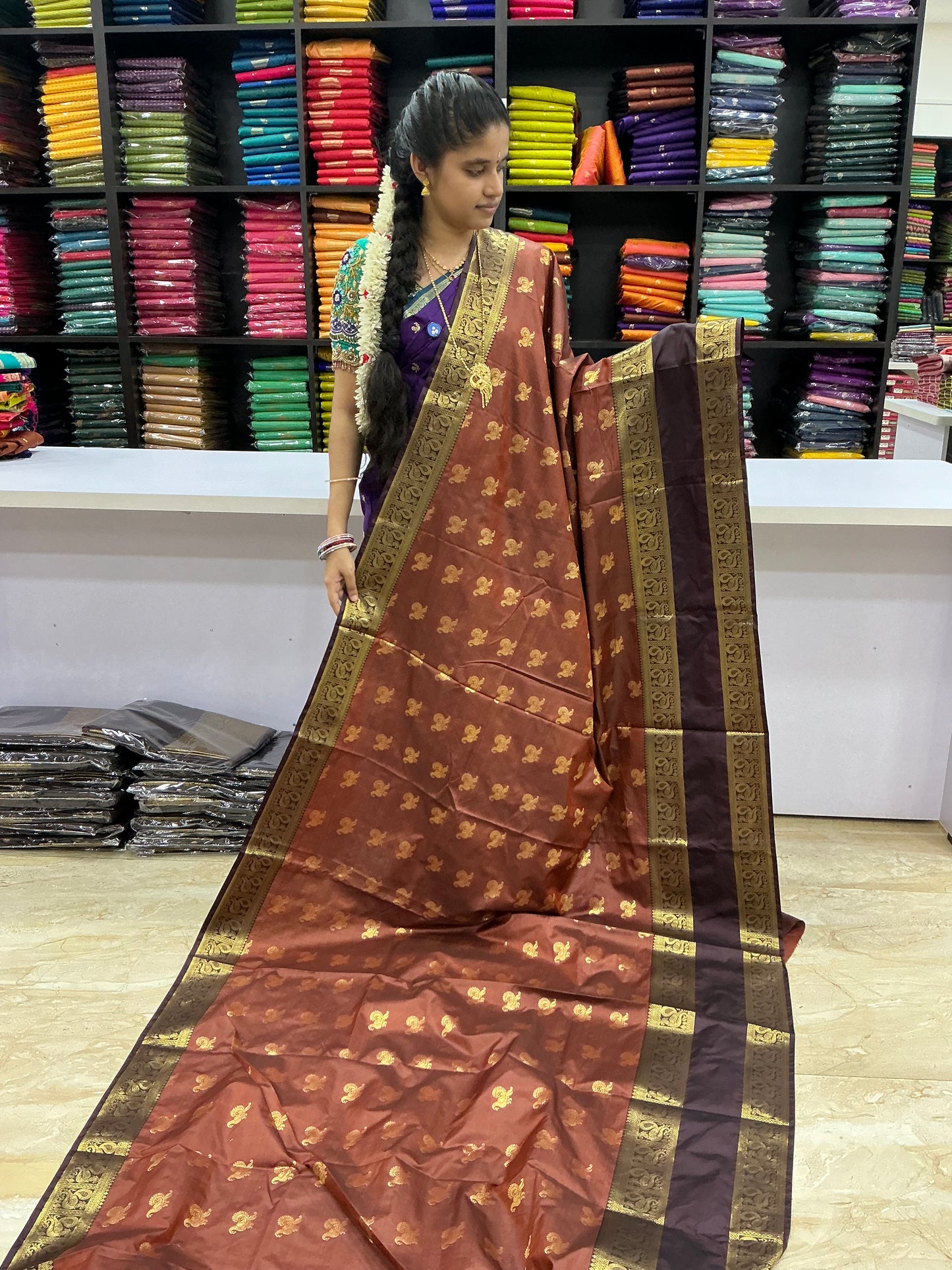 Premium Semi Kanchi Soft Silk Saree | Rust Orange with Wine Border | Traditional Rich Zari Weaving | Sri Nandhini Tex

Code: SNTPSK103