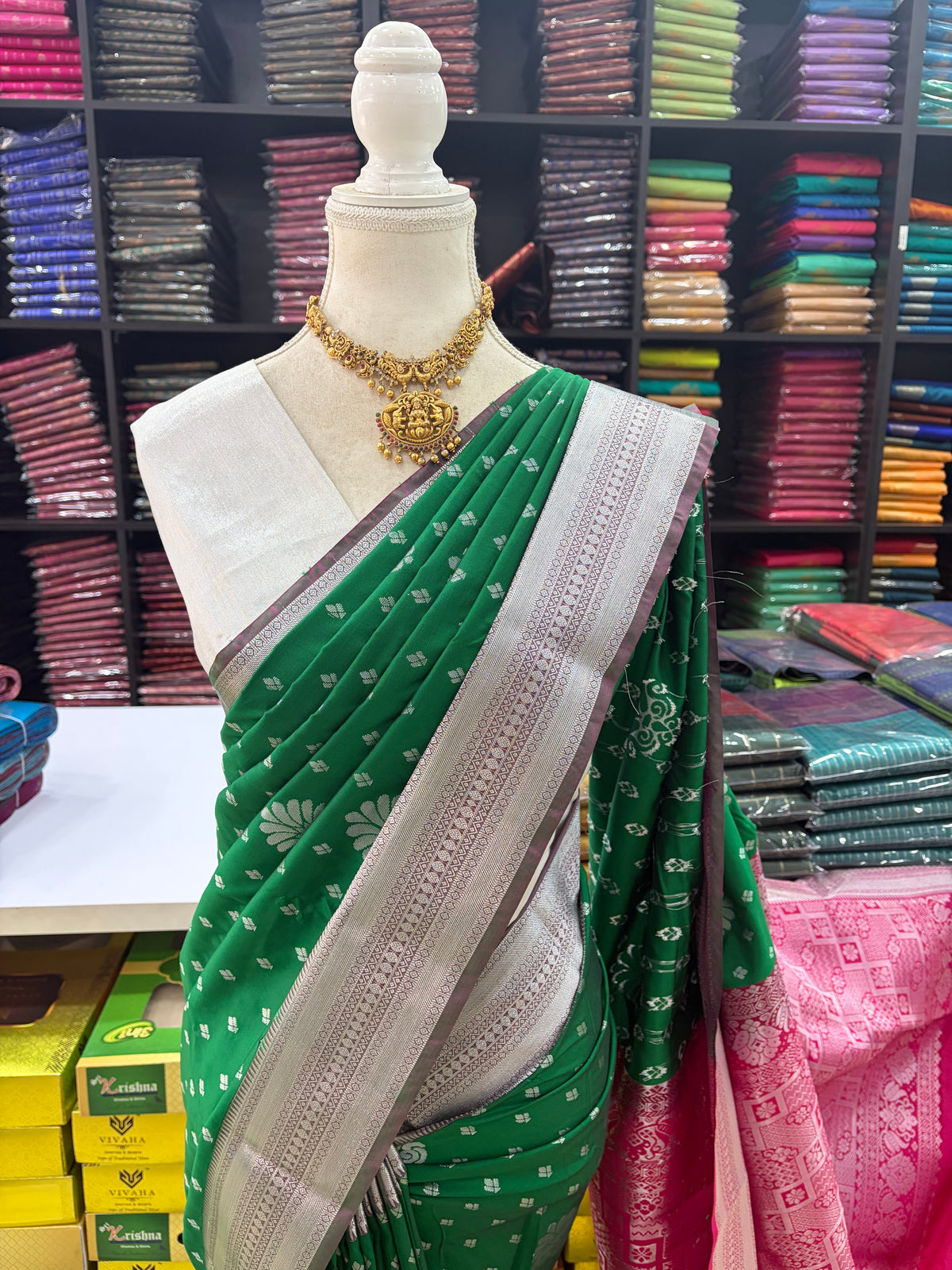 Elampillai Premium Soft Silk Saree – Emerald Green & Pink | Sri Nandhini Tex | Code: SNTESS001