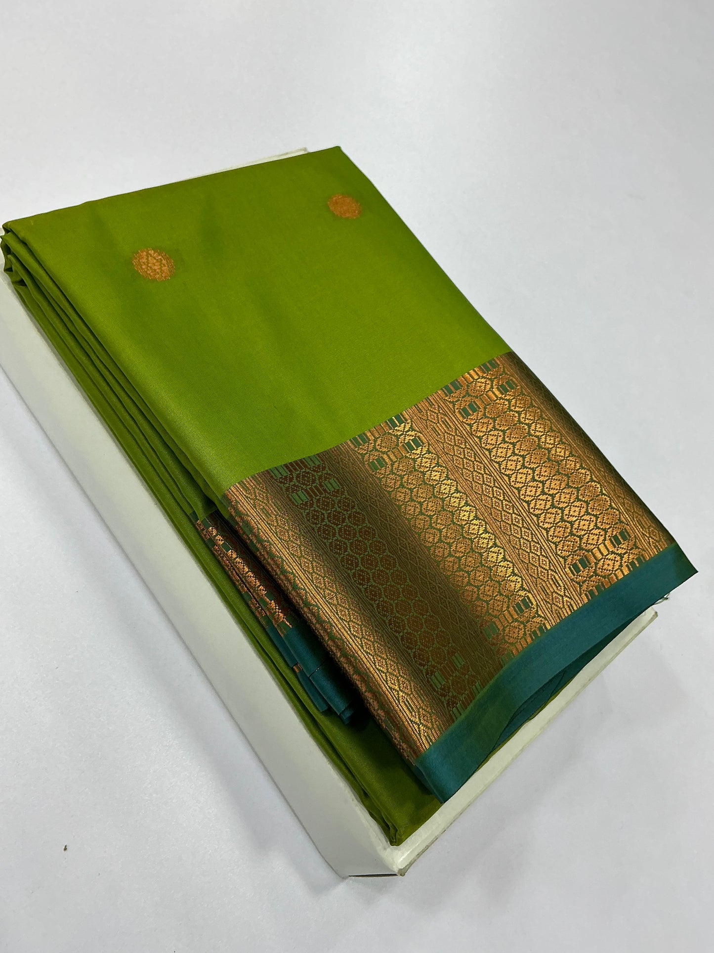 Premium Soft Silk Saree – Parrot Green with Teal Temple Border | Sri Nandhini Tex | SNTSS023