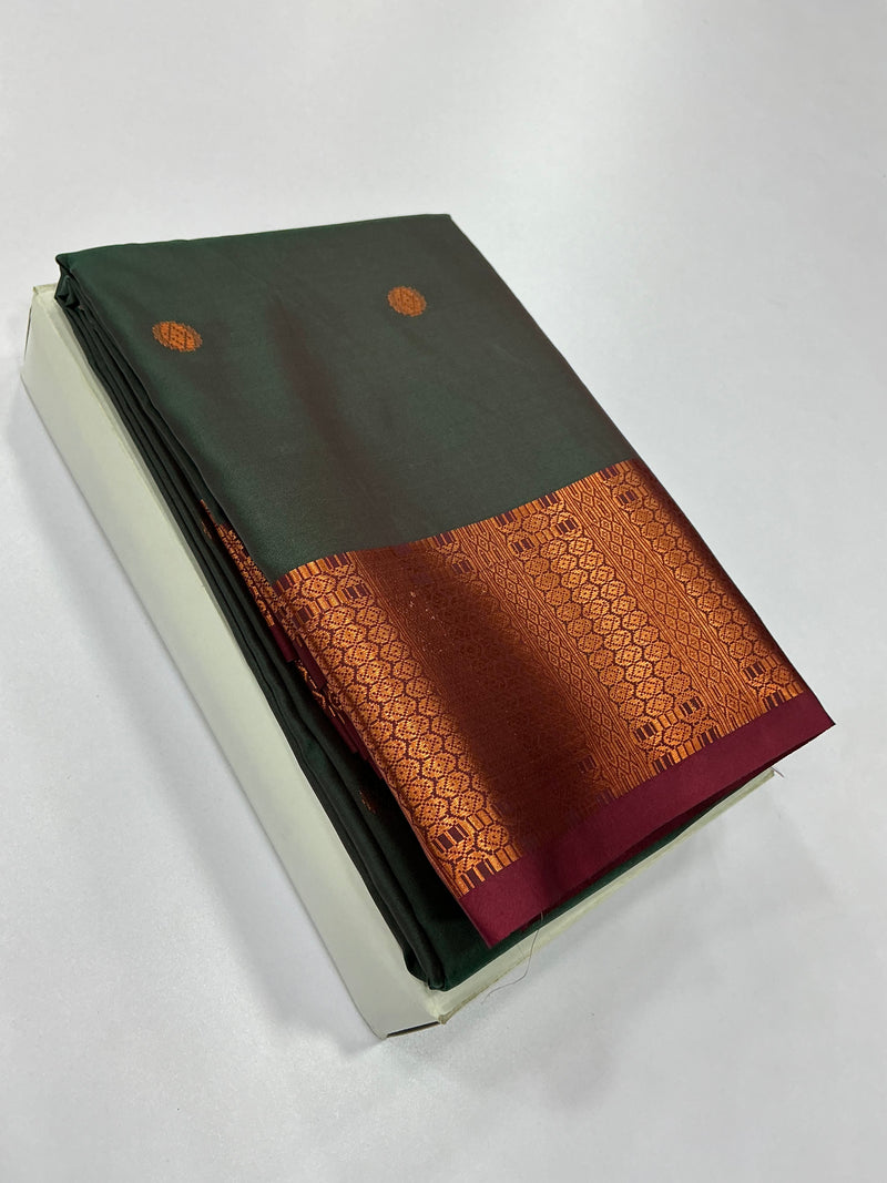 Premium Soft Silk Saree – Bottle Green with Maroon Zari Border | Sri Nandhini Tex | SNTSS006