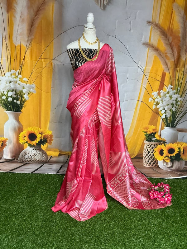 Dola Silk – Deep Rose – Geometric Weave Design
(Bold pink with white geometric patterns and unique blouse)